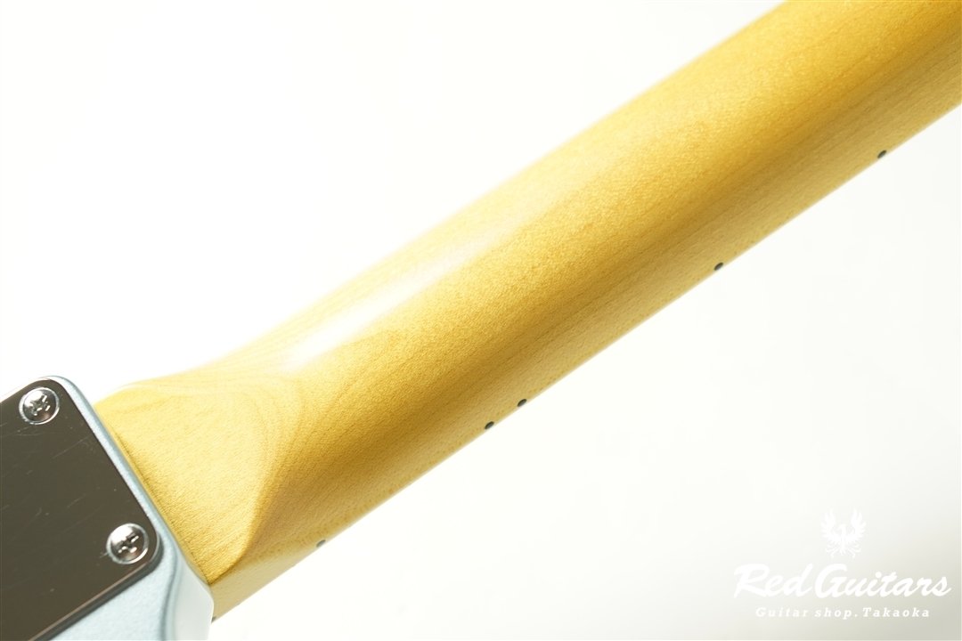 Model JM. Glassy #093 - Ice Blue Metallic